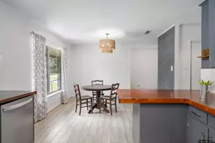 137 Gardner Dr, Palestine, TX 75803 - Photo 9