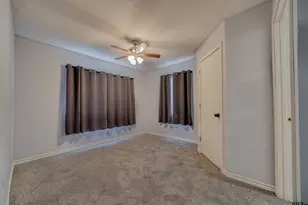 102 E Pirate Ave, Longview, TX 75604 - Photo 9