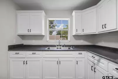 2007 N Palace, Tyler, TX 75702 - Photo 11