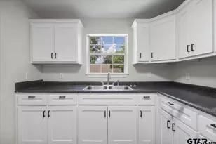 2007 N Palace, Tyler, TX 75702 - Photo 11