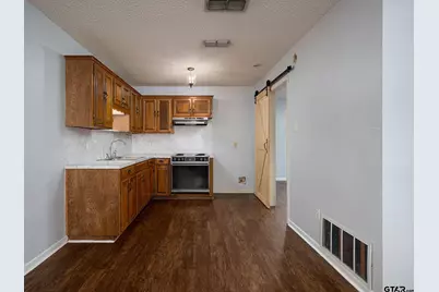 300 Robert E. Lee, Tyler, TX 75703 - Photo 27