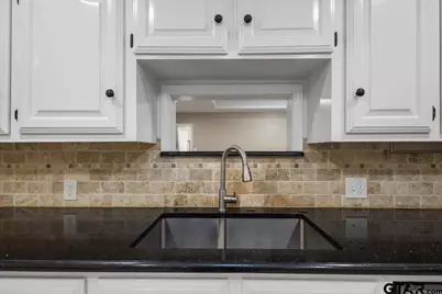 121 Crestview St, Chandler, TX 75758 - Photo 5