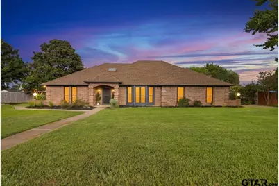 121 Crestview St, Chandler, TX 75758 - Photo 1