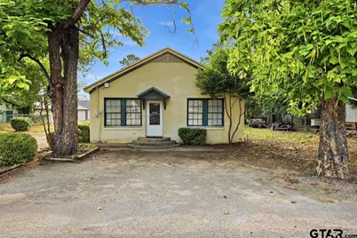 106 S College St, Lindale, TX 75771 - Photo 1