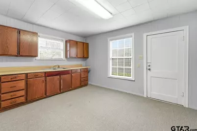 106 S College St, Lindale, TX 75771 - Photo 17