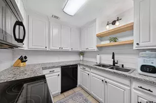 2425 Liveoak St, Jacksonville, TX 75766 - Photo 9
