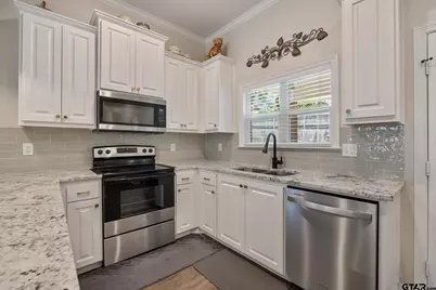 2728 Royal Village Way, Tyler, TX 75701 - Photo 9