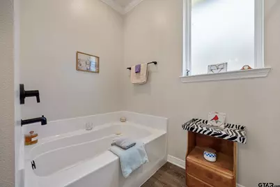 2728 Royal Village Way, Tyler, TX 75701 - Photo 15
