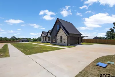 17402 Woodcrest Cir, Lindale, TX 75771 - Photo 3