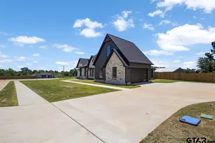 17402 Woodcrest Cir, Lindale, TX 75771 - Photo 3