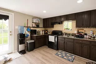 404 Monroe St, Jacksonville, TX 75766 - Photo 9