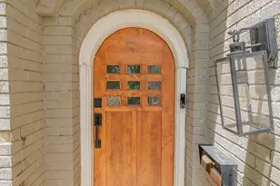 831 W Houston St, Tyler, TX 75702 - Photo 5