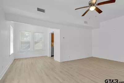 831 W Houston Street, Tyler, TX 75702 - Photo 9