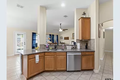4601 Carlton Dr, Garland, TX 75043 - Photo 17