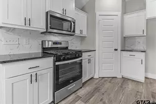 16134 Crossing Cir, Lindale, TX 75771 - Photo 11