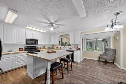 2401 Lake Park Ln, Jacksonville, TX 75766 - Photo 15