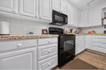 2401 Lake Park Ln, Jacksonville, TX 75766 - Photo 17