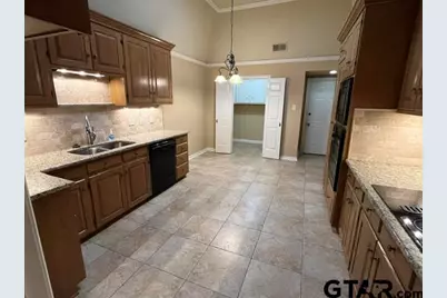 418 Woodland Hills Dr, Tyler, TX 75701 - Photo 7