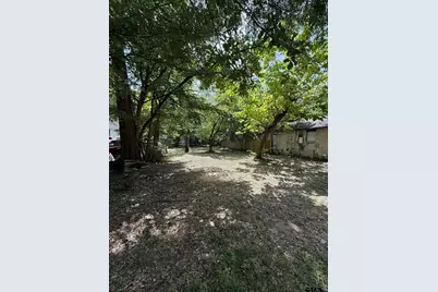 1513 N Palace Ave, Tyler, TX 75702 - Photo 1