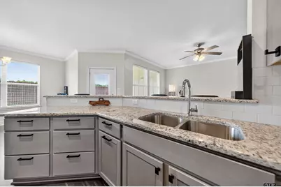 6151 Hamilton Meadows Way, Tyler, TX 75703 - Photo 15