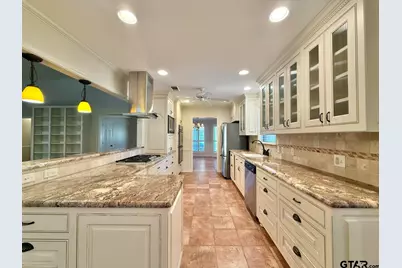 3308 Moss, Tyler, TX 75707 - Photo 9