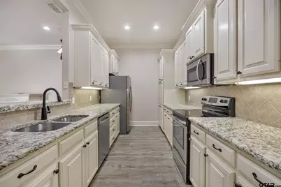 2431 Homestead Ln, Tyler, TX 75701 - Photo 9