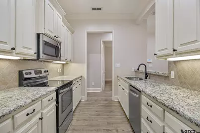 2431 Homestead Ln, Tyler, TX 75701 - Photo 11