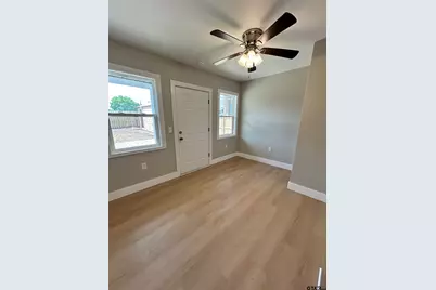 112 E Lakeview, Henderson, TX 75652 - Photo 17