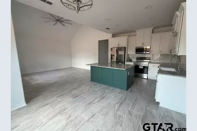 107 Silvey Dr, Henderson, TX 75652 - Photo 9