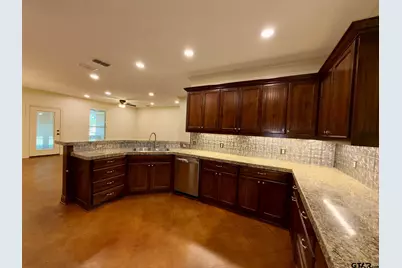19425 County Road 2138, Troup, TX 75789 - Photo 5
