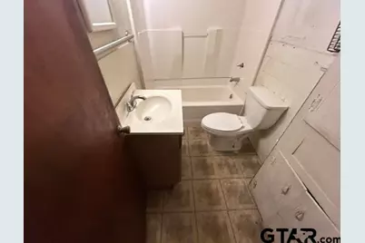 4465 W Commerce Ave, Gladewater, TX 75647 - Photo 9