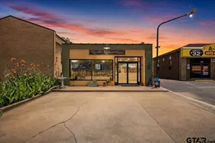 528 S Broadway Ave, Tyler, TX 75702 - Photo 1