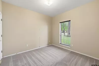345 Bunker Dr, Tyler, TX 75703 - Photo 17