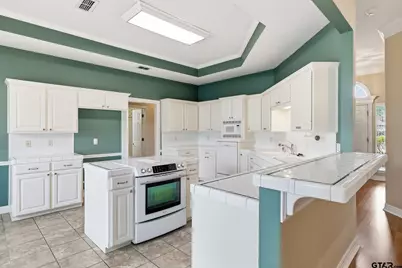345 Bunker Dr, Tyler, TX 75703 - Photo 9