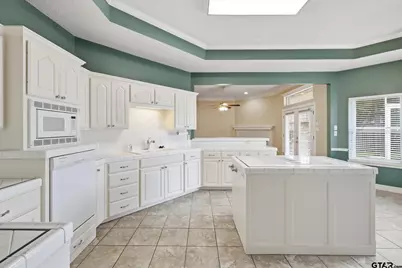 345 Bunker Dr, Tyler, TX 75703 - Photo 11