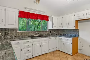 110 Green Cove, Holly Lake Ranch, TX 75765 - Photo 9