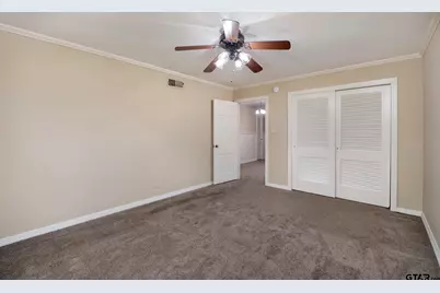 909 Woodlawn, Kilgore, TX 75662 - Photo 15