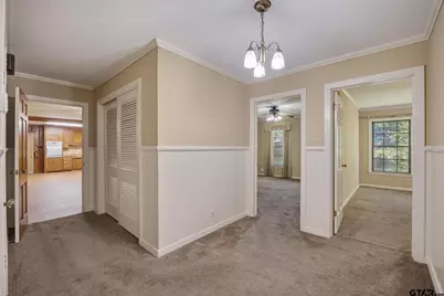909 Woodlawn, Kilgore, TX 75662 - Photo 13