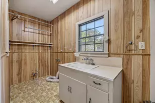 909 Woodlawn, Kilgore, TX 75662 - Photo 25