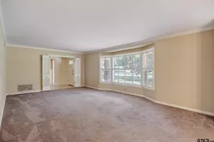 909 Woodlawn, Kilgore, TX 75662 - Photo 3