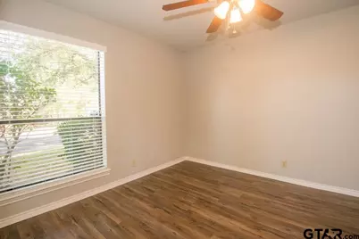 5823 Hollytree, Tyler, TX 75703 - Photo 9