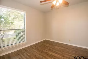 5823 Hollytree, Tyler, TX 75703 - Photo 9