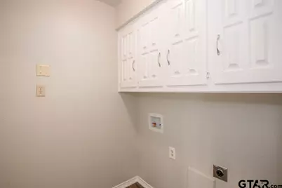 5823 Hollytree, Tyler, TX 75703 - Photo 17