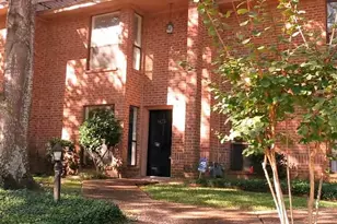 5823 Hollytree, Tyler, TX 75703 - Photo 1