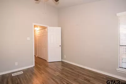 5823 Hollytree, Tyler, TX 75703 - Photo 25