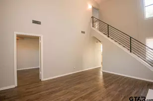 5823 Hollytree, Tyler, TX 75703 - Photo 5