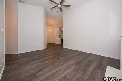 5901 Hollytree, Tyler, TX 75703 - Photo 3