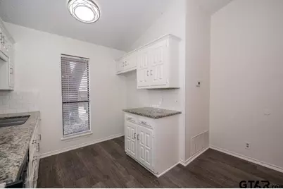 5901 Hollytree, Tyler, TX 75703 - Photo 9