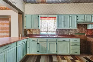 506 E Longview St, Arp, TX 75750 - Photo 9