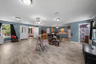 195 N Wood St, Emory, TX 75440 - Photo 9